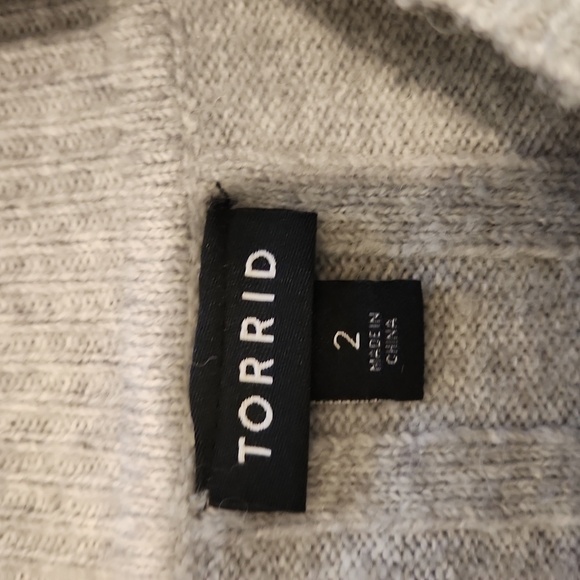 Torrid Light Sweater - Picture 4 of 5